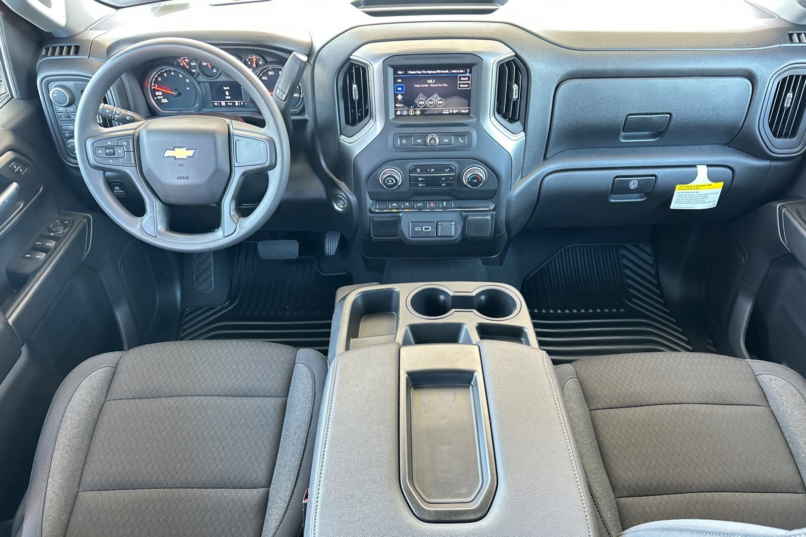 2025 Chevrolet Silverado 1500 Custom photo 13