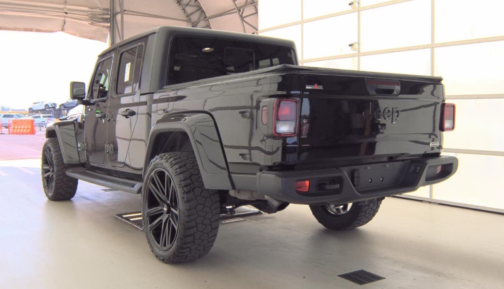 2021 Jeep Gladiator Overland photo 3