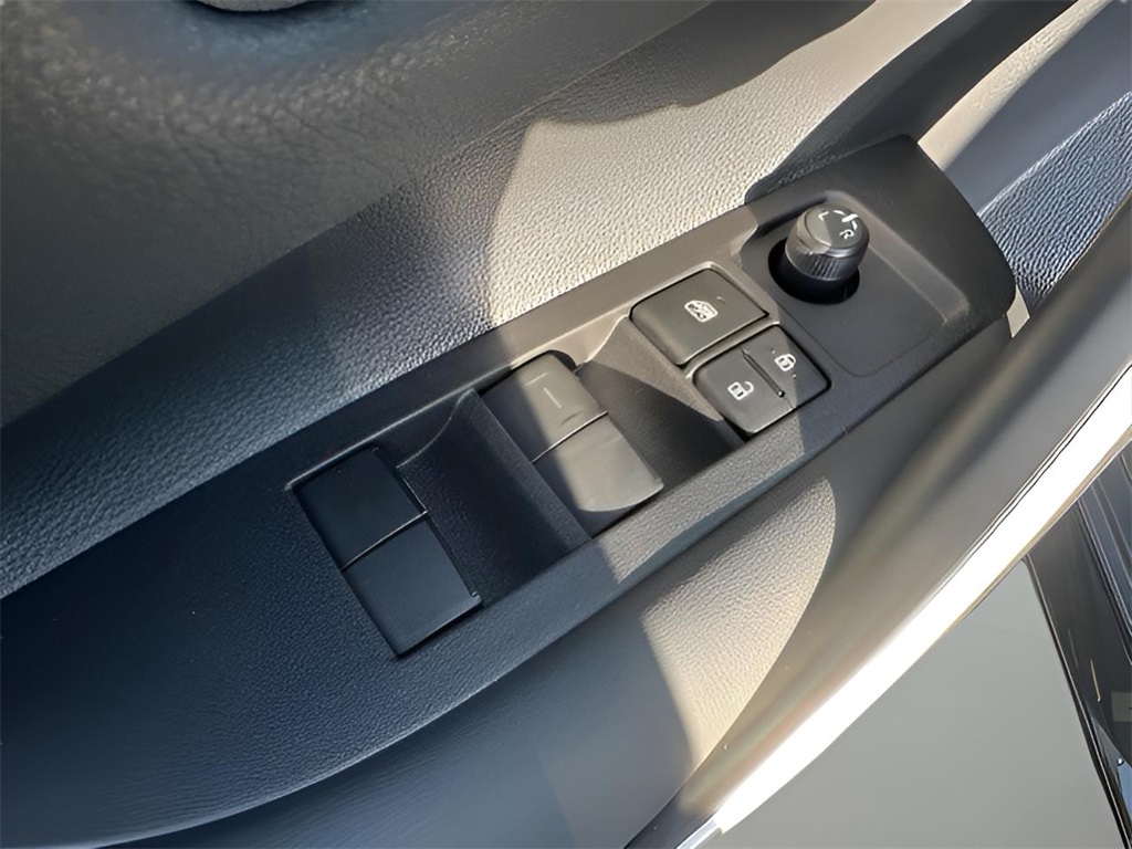 2025 Toyota Corolla SE photo 16