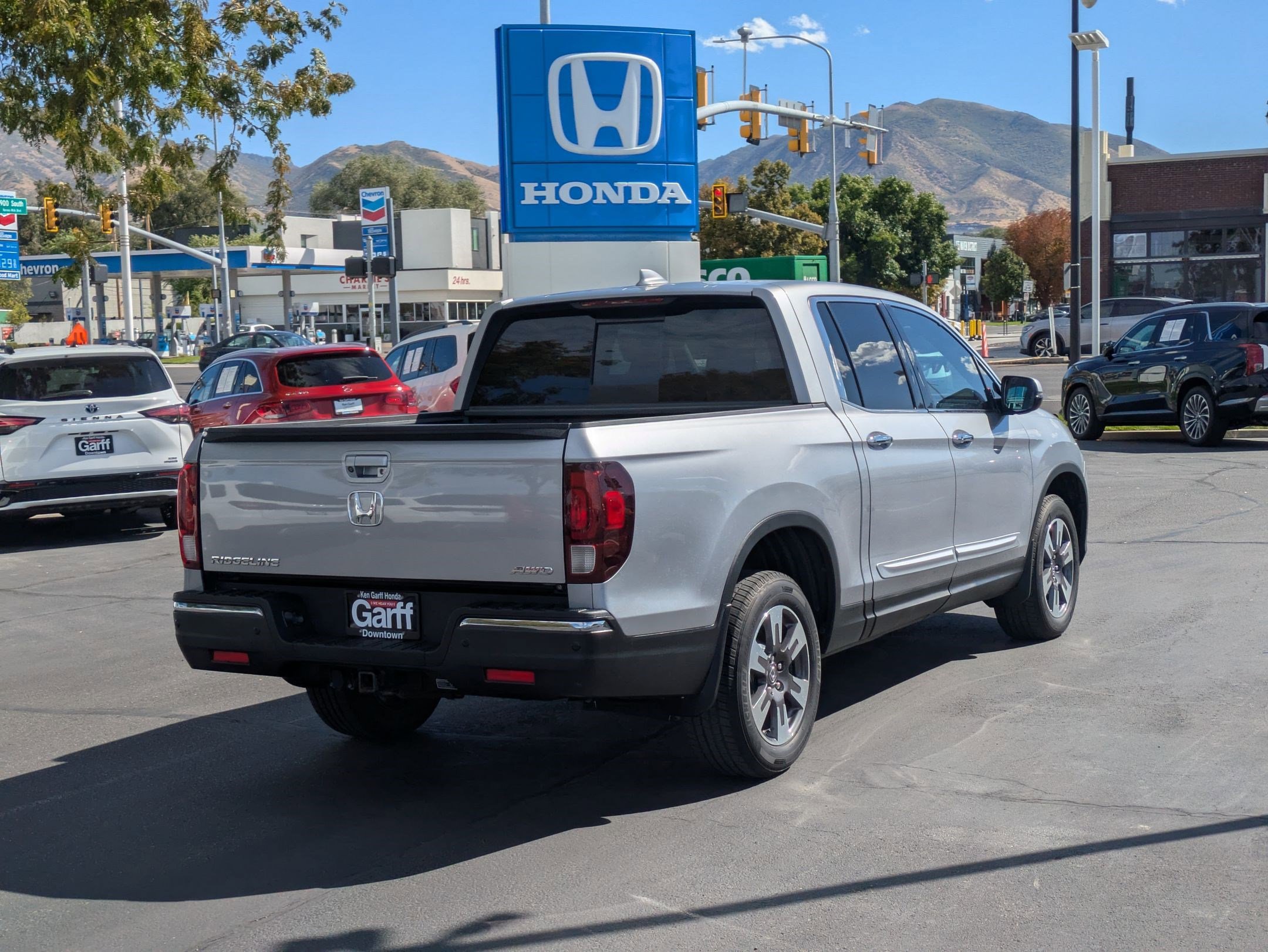 2017 Honda Ridgeline RTL-E photo 3
