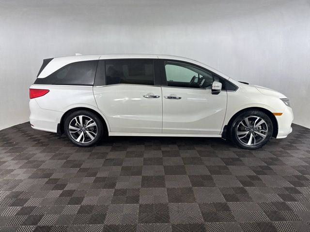 2023 Honda Odyssey Touring photo 4