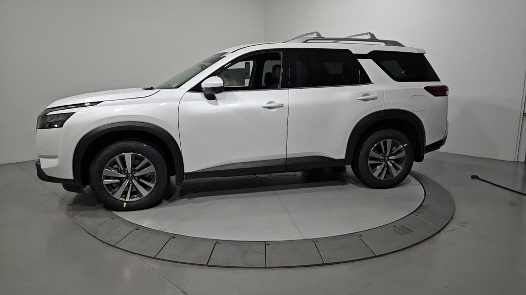 2025 Nissan Pathfinder SL photo 2