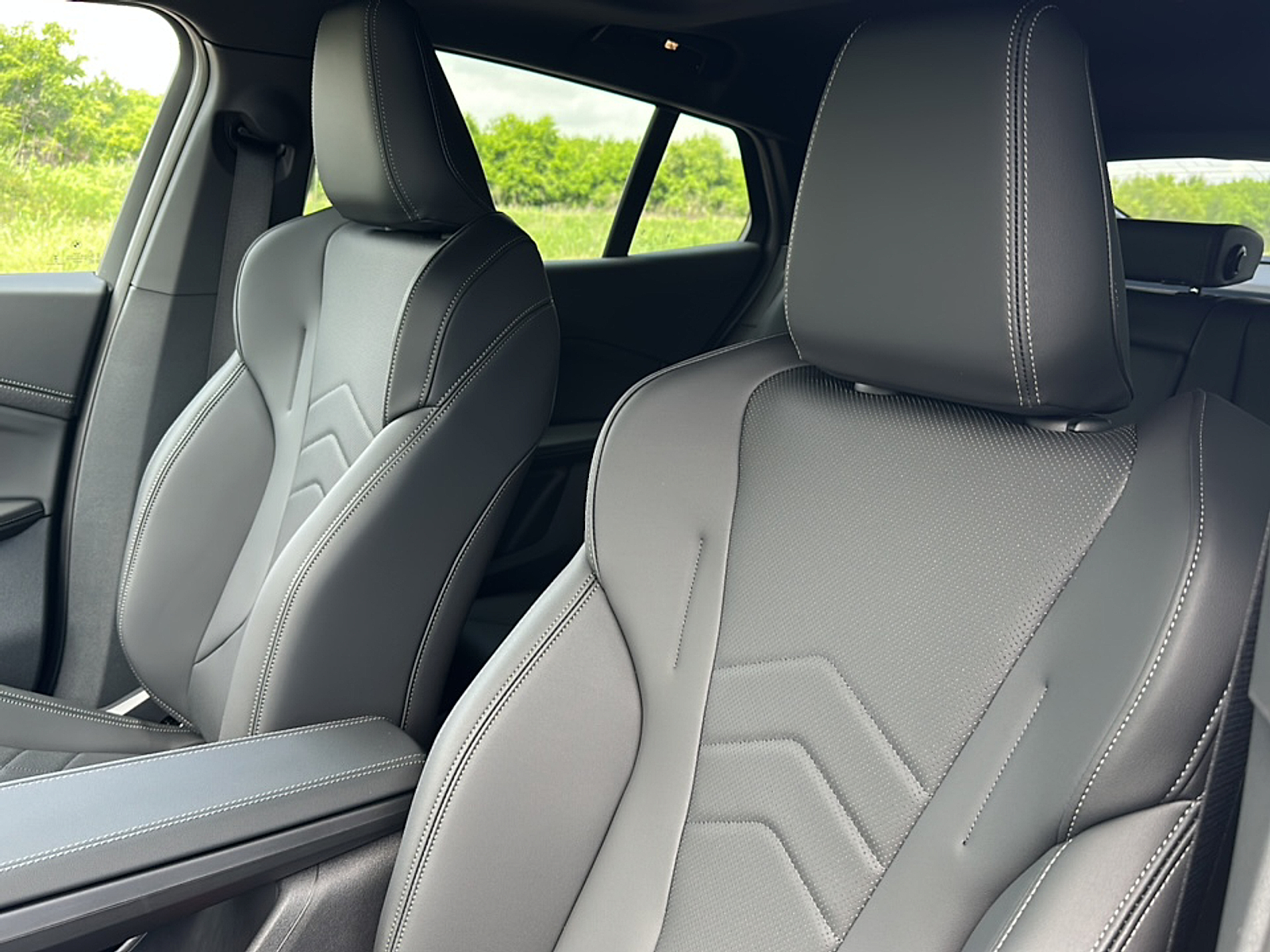 2025 Bmw X2 xDrive28i photo 3