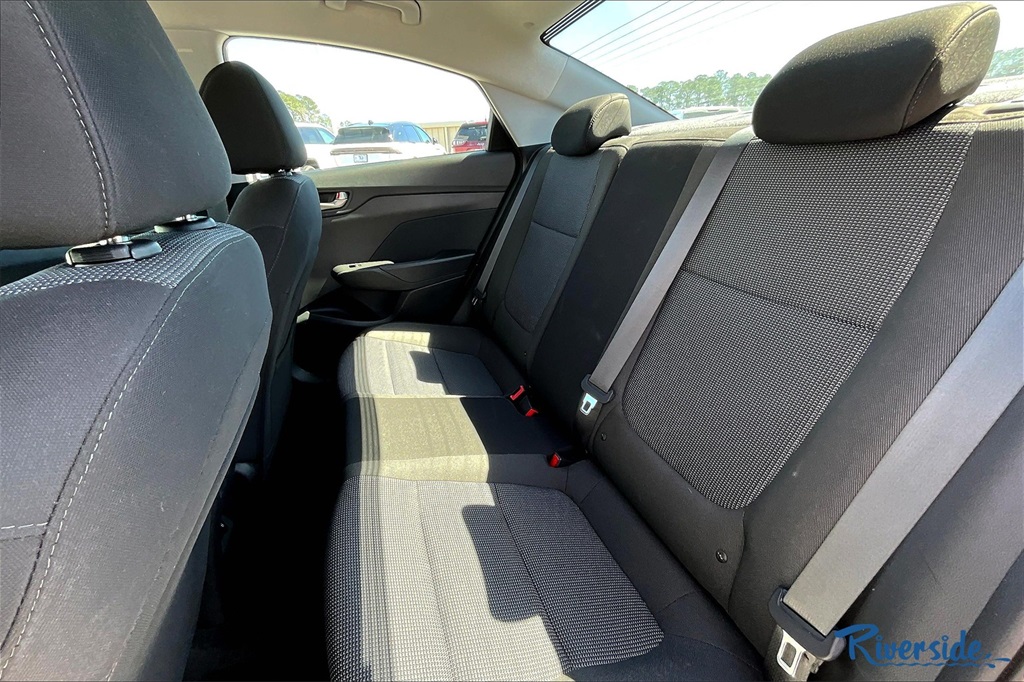 2022 Hyundai Accent SEL photo 18