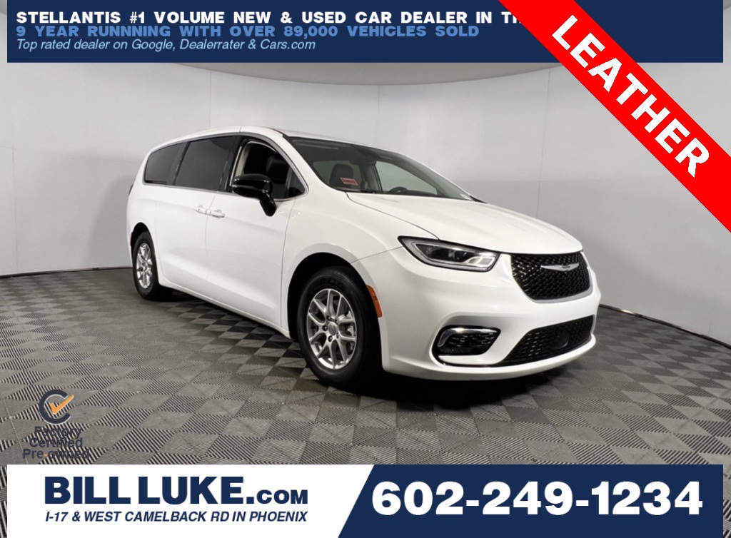 2024 Chrysler Pacifica Touring L's photo