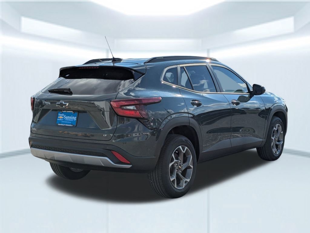 2025 Chevrolet Trax LT photo 5