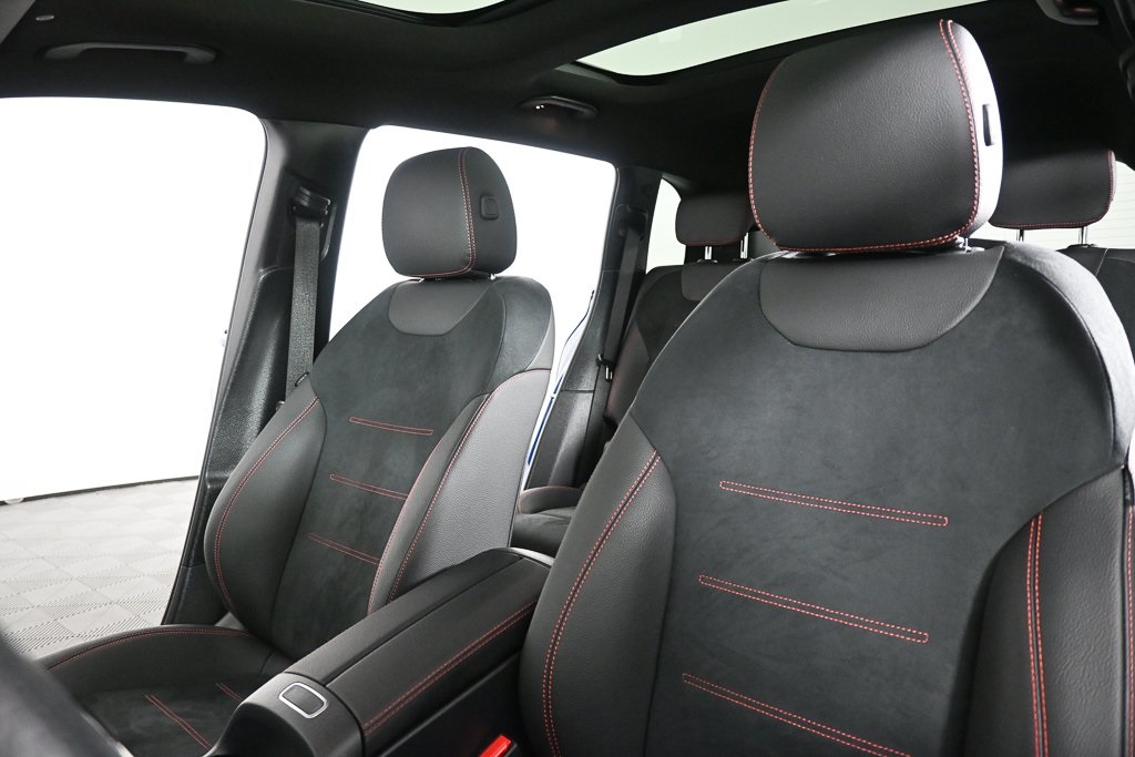 2024 Mercedes Benz GLB 250 4MATIC photo 5