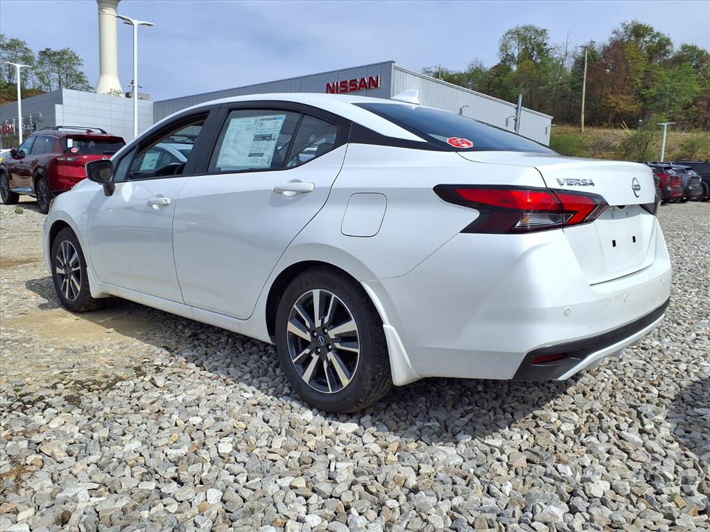 2025 Nissan Versa 1.6 SV photo 3