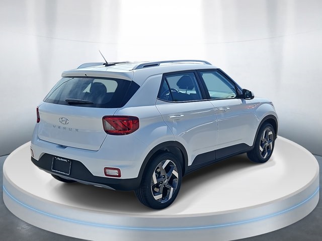 2025 Hyundai Venue SEL photo 4