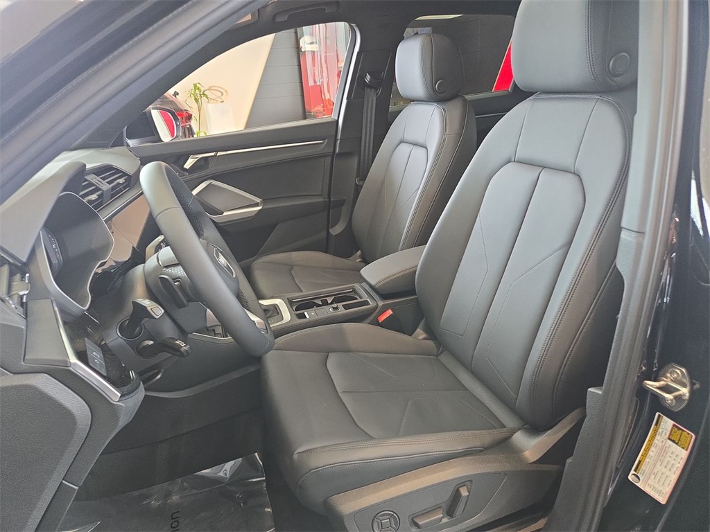 2025 Audi Q3 Premium S line photo 3