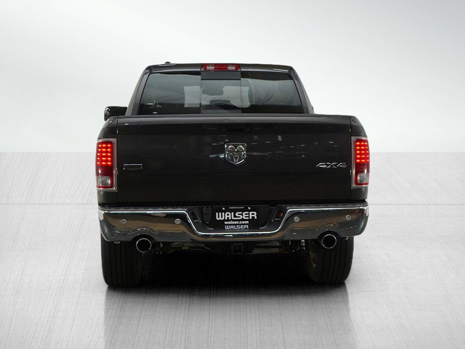 2017 Ram 1500 Laramie photo 4