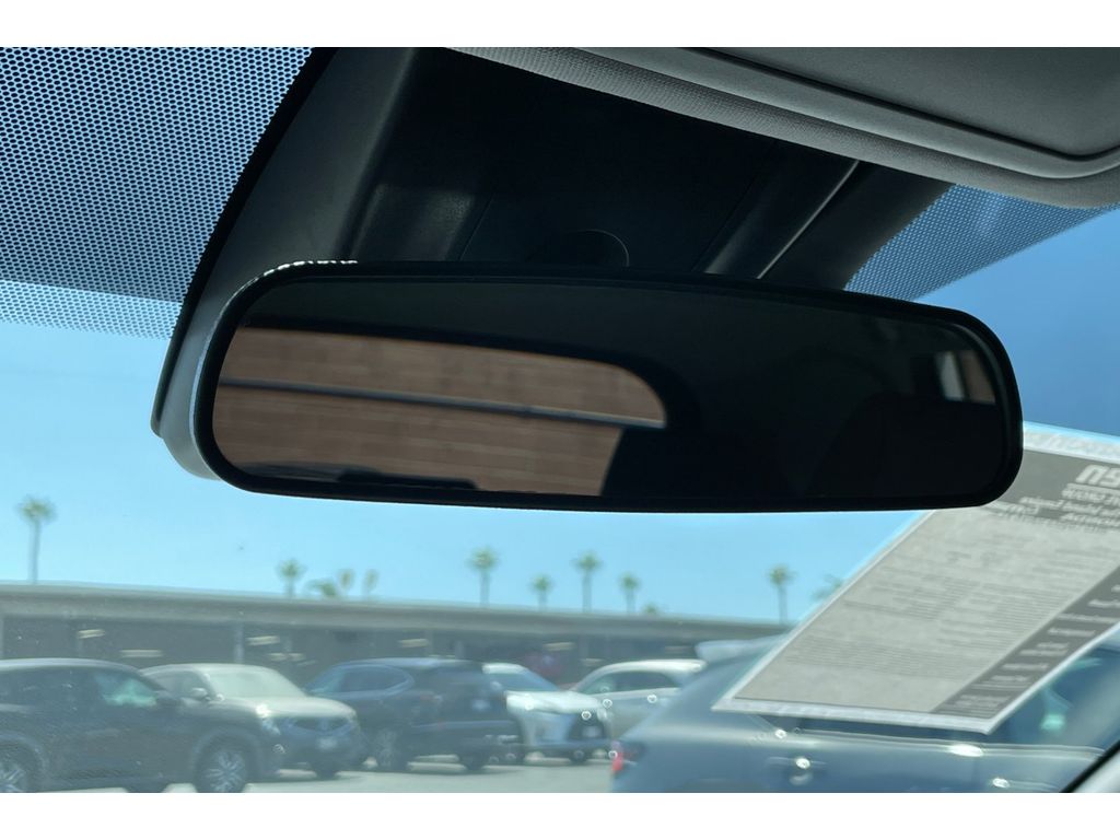 2023 Toyota RAV4 XLE photo 22