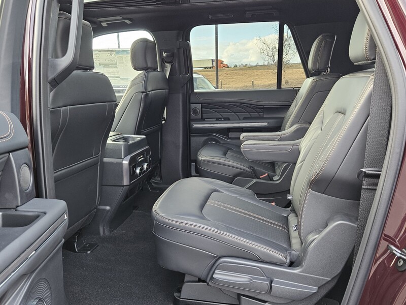 2024 Ford Expedition Platinum MAX photo 6