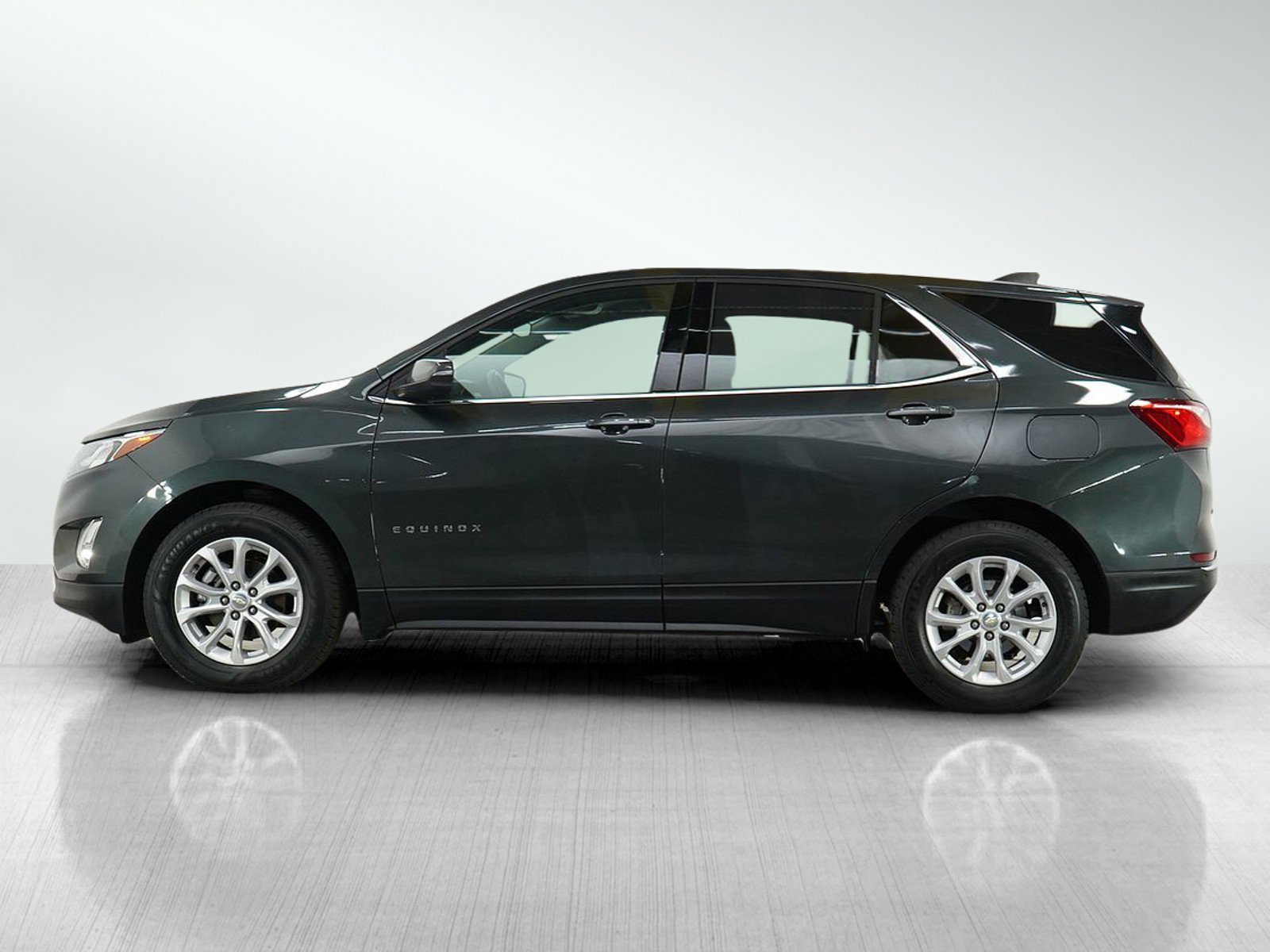 Used 2019 Chevrolet Equinox LT with VIN 3GNAXKEV3KS505923 for sale in Burnsville, Minnesota
