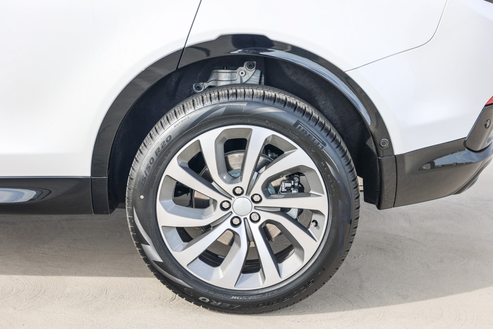 2025 Land Rover Discovery Sport Dynamic SE photo 8