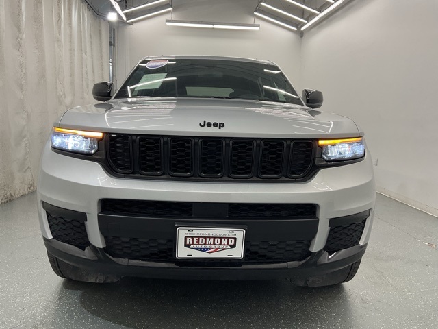 2024 Jeep Grand Cherokee Altitude photo 3