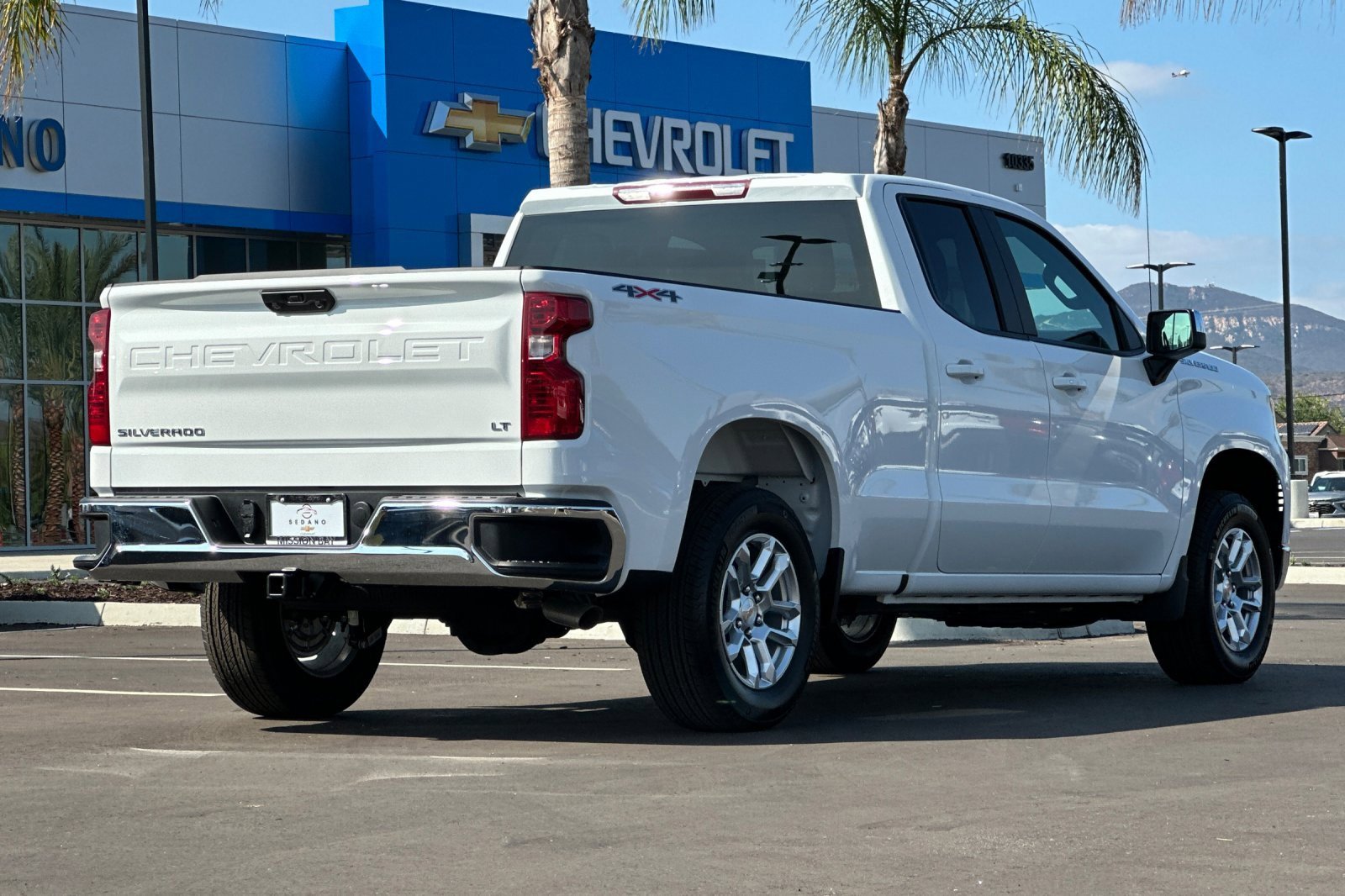2026 Chevrolet Silverado 1500 LT photo 4
