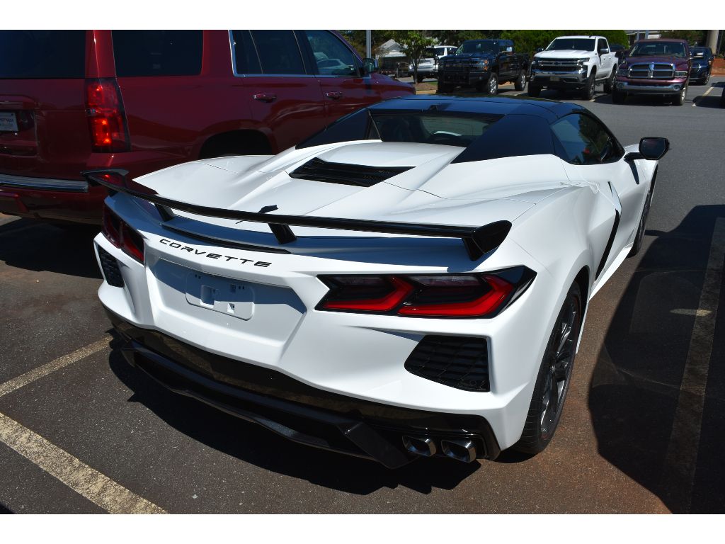 2026 Chevrolet Corvette Stingray 2LT photo 3
