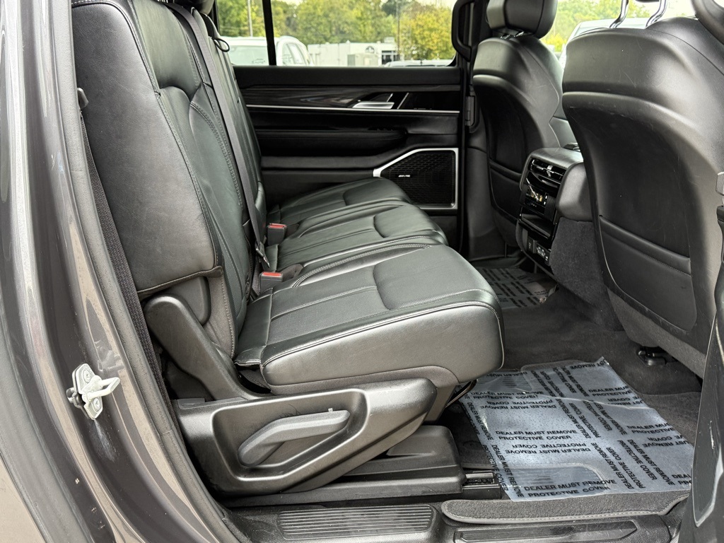 2024 Jeep Wagoneer L Series II photo 28
