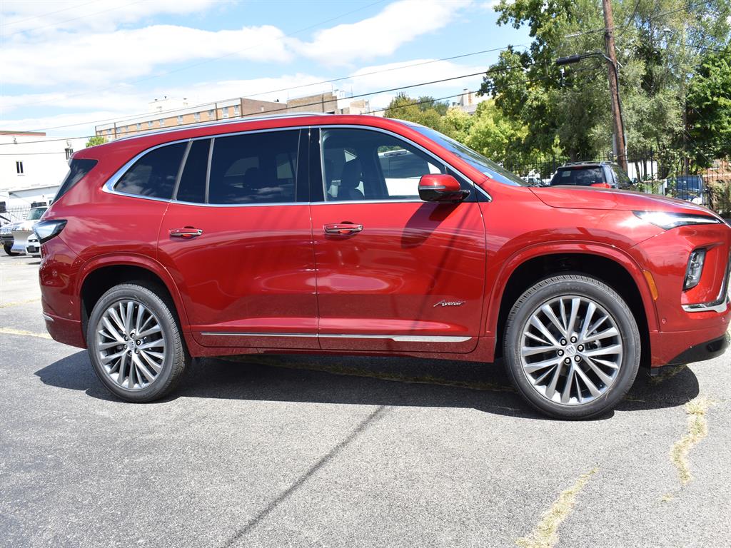 2026 Buick Enclave Avenir photo 2