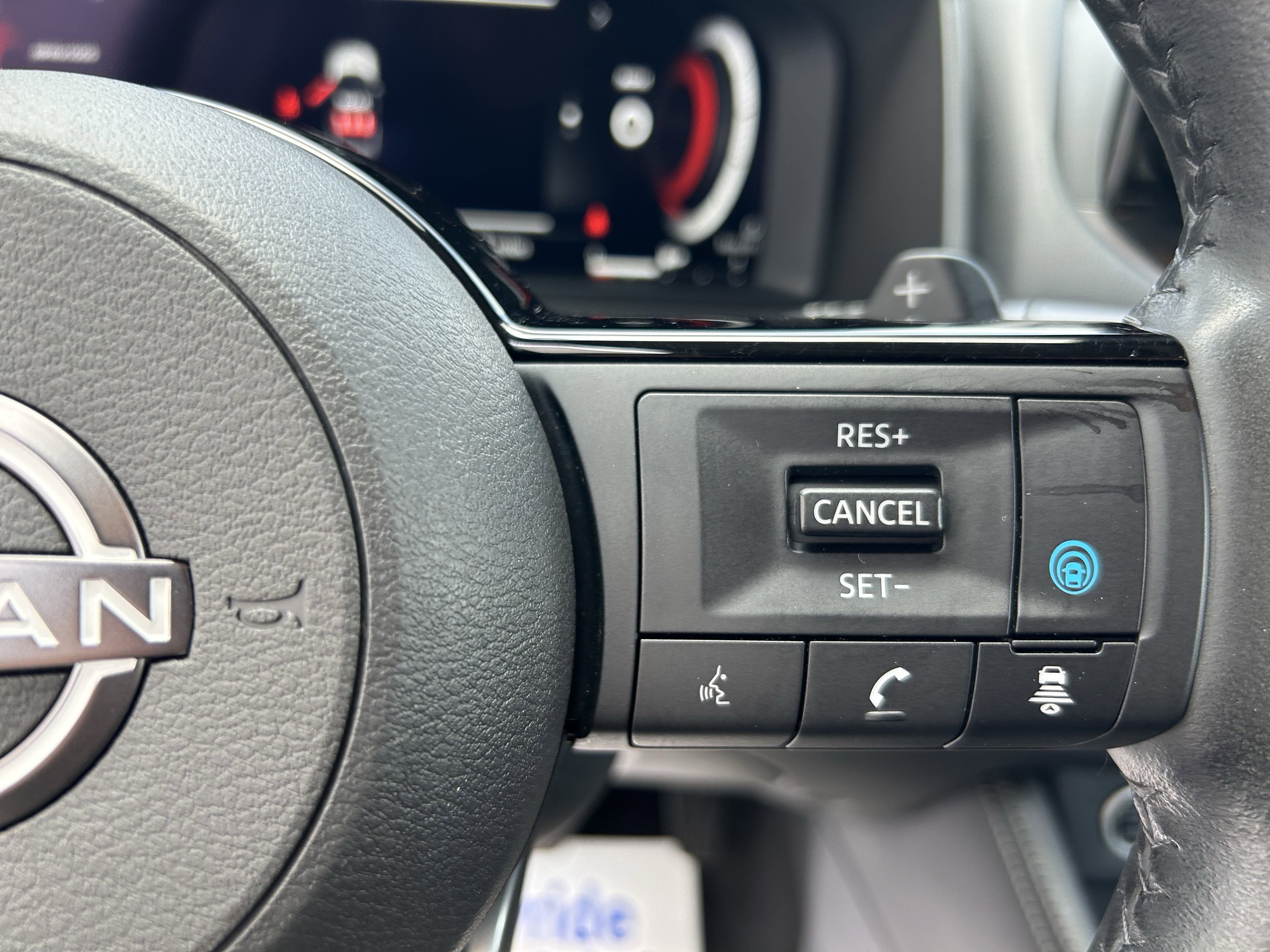 2023 Nissan Rogue Platinum photo 8