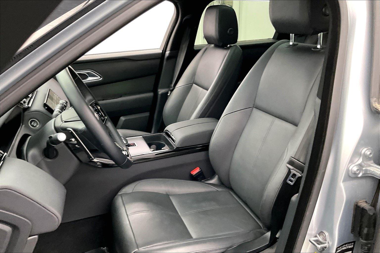 2025 Land Rover Range Rover Velar SE photo 13