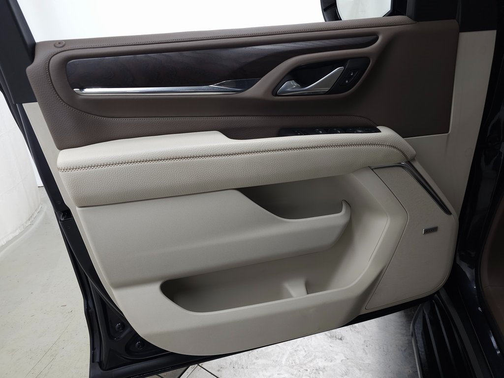 2023 GMC YUKON - Image 12