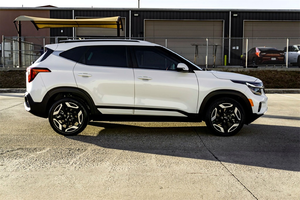 2024 Kia Seltos SX photo 3