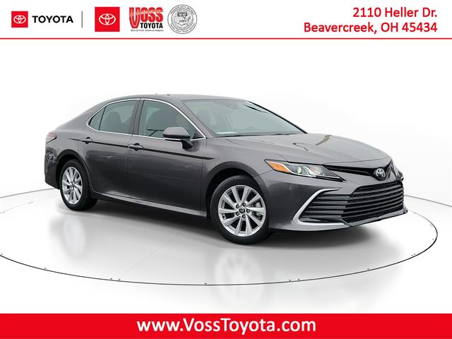 2022 Toyota Camry LE's photo