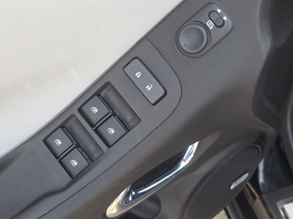 2012 Chevrolet Camaro SS photo 12