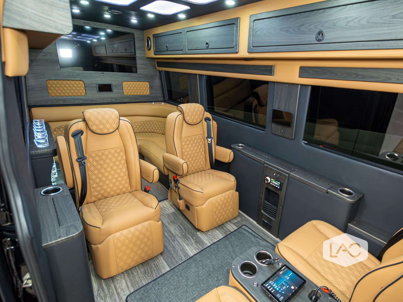 2024 Mercedes Benz Sprinter 3500 photo 3
