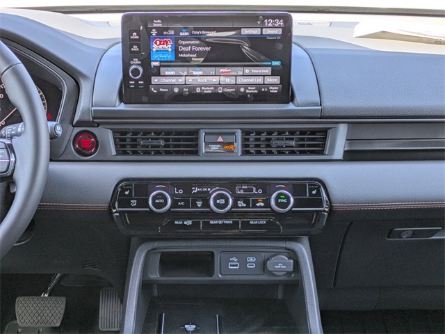 2025 Honda Pilot TrailSport photo 17