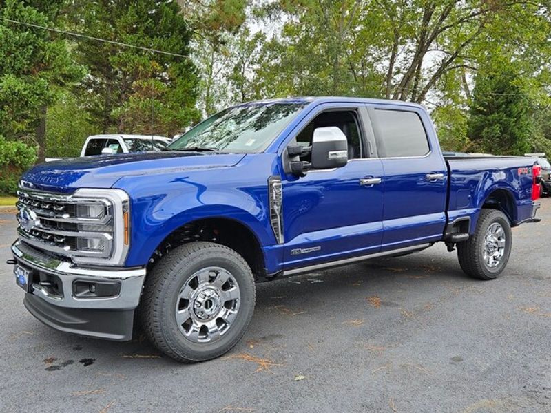 2026 Ford F-250 Lariat photo 3
