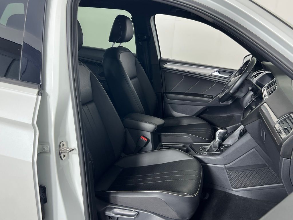 2023 Volkswagen Tiguan SE R-Line Black photo 26