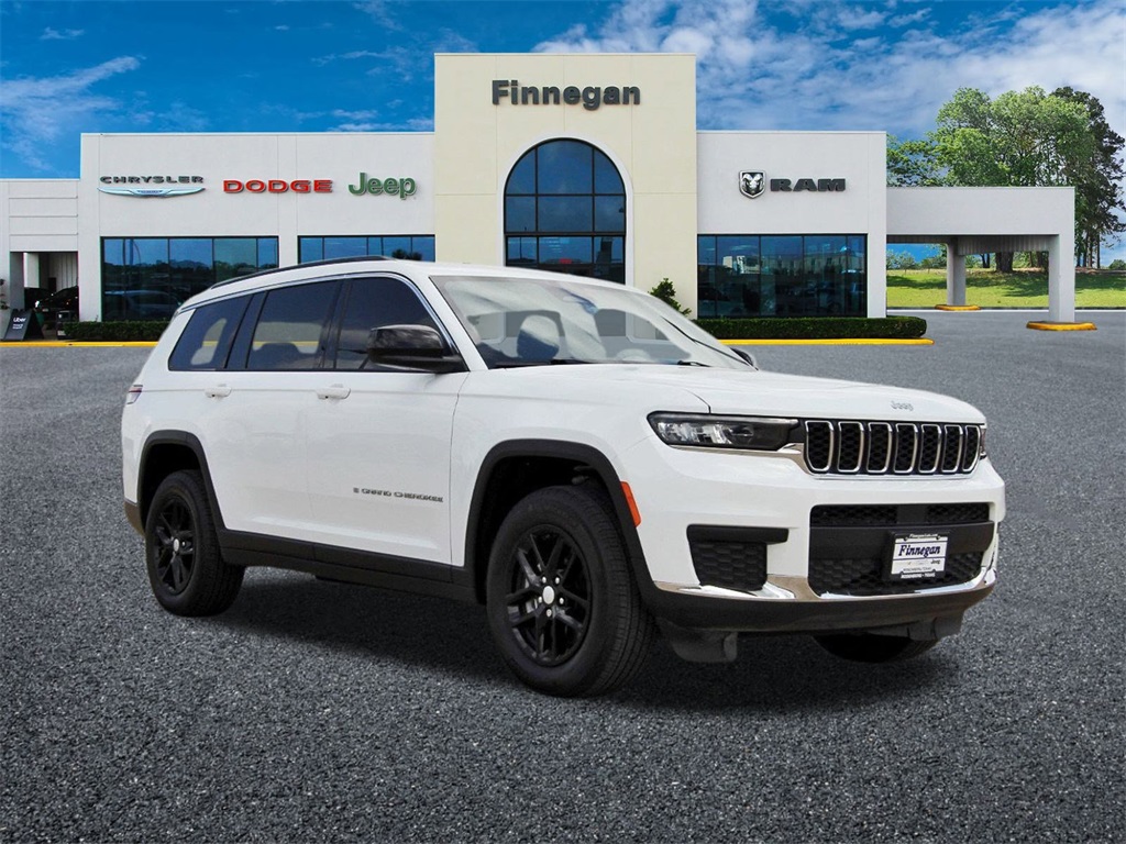 2025 Jeep Grand Cherokee L Laredo's photo