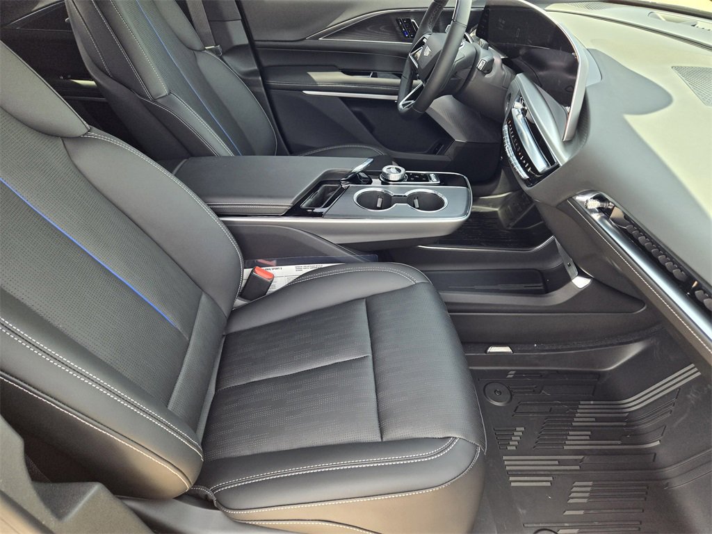 2025 Cadillac Lyriq Sport photo 14