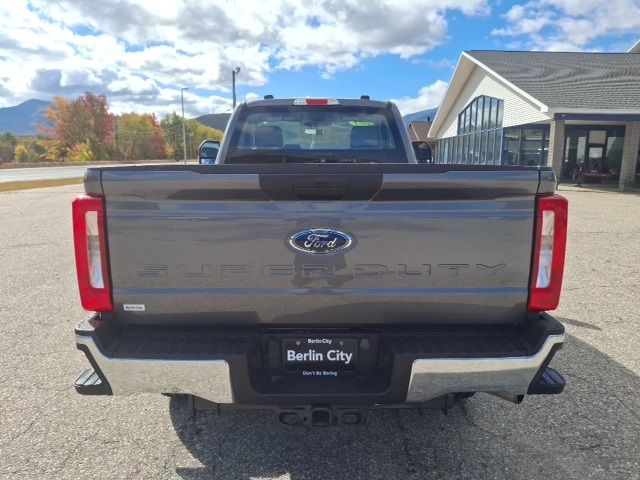 2023 Ford F-350 photo 4