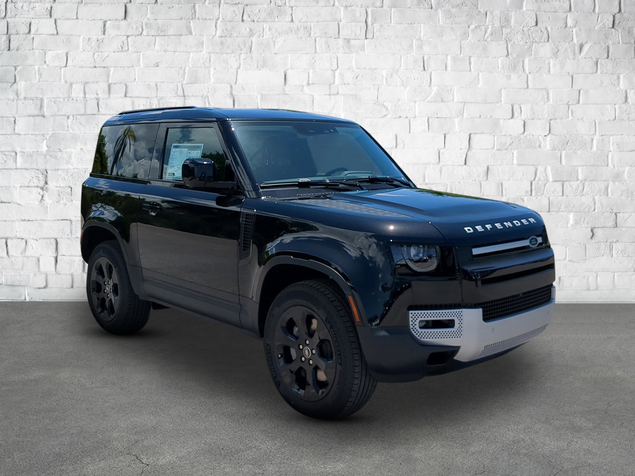 2025 Land Rover Defender 90 S photo 5