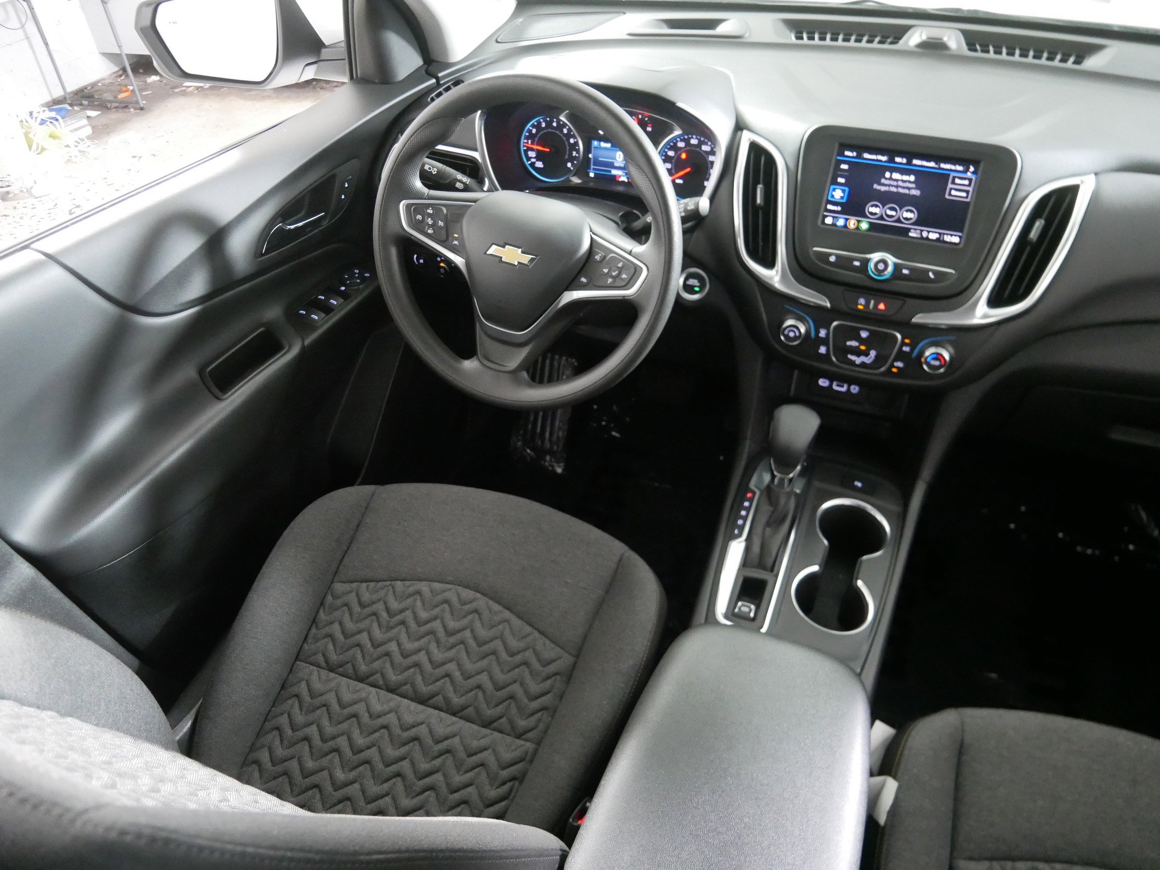 2023 Chevrolet Equinox LT photo 9