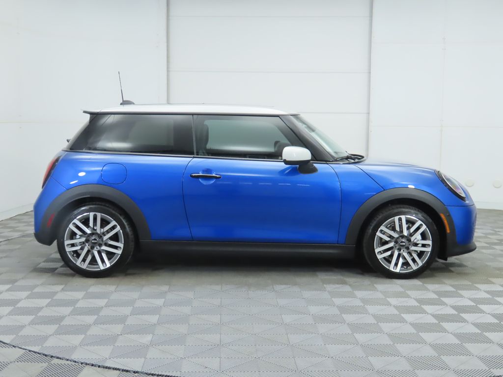 2026 Mini Cooper 2 Door Hardtop Signature photo 3