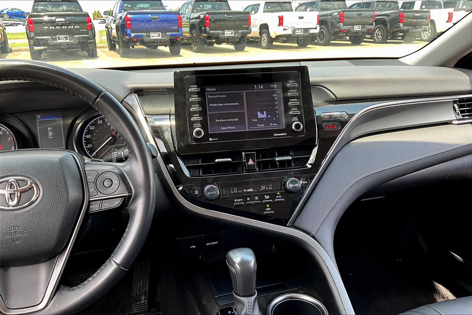 2023 Toyota Camry SE photo 6