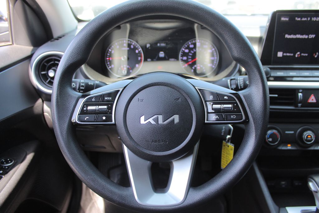 2023 Kia Forte LXS photo 14