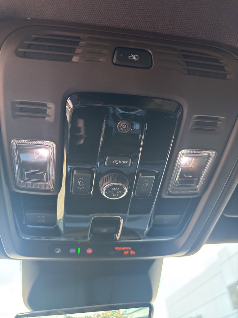 2025 Cadillac Escalade Premium Luxury photo 29