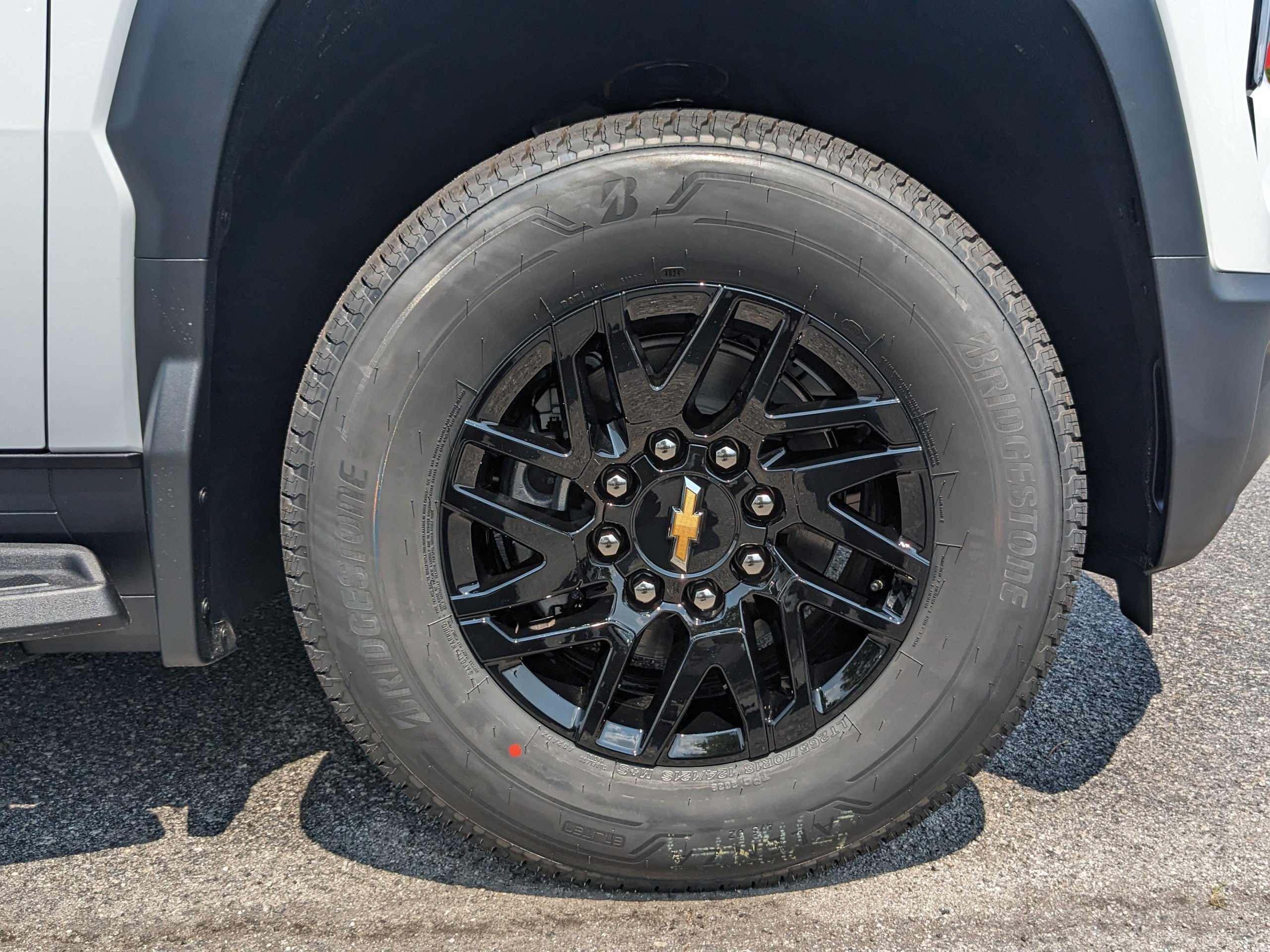 2025 Chevrolet Silverado EV LT photo 11