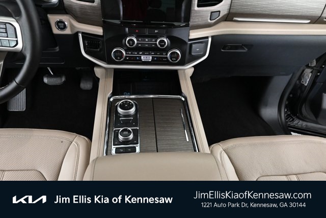 2023 Ford Expedition Limited photo 17