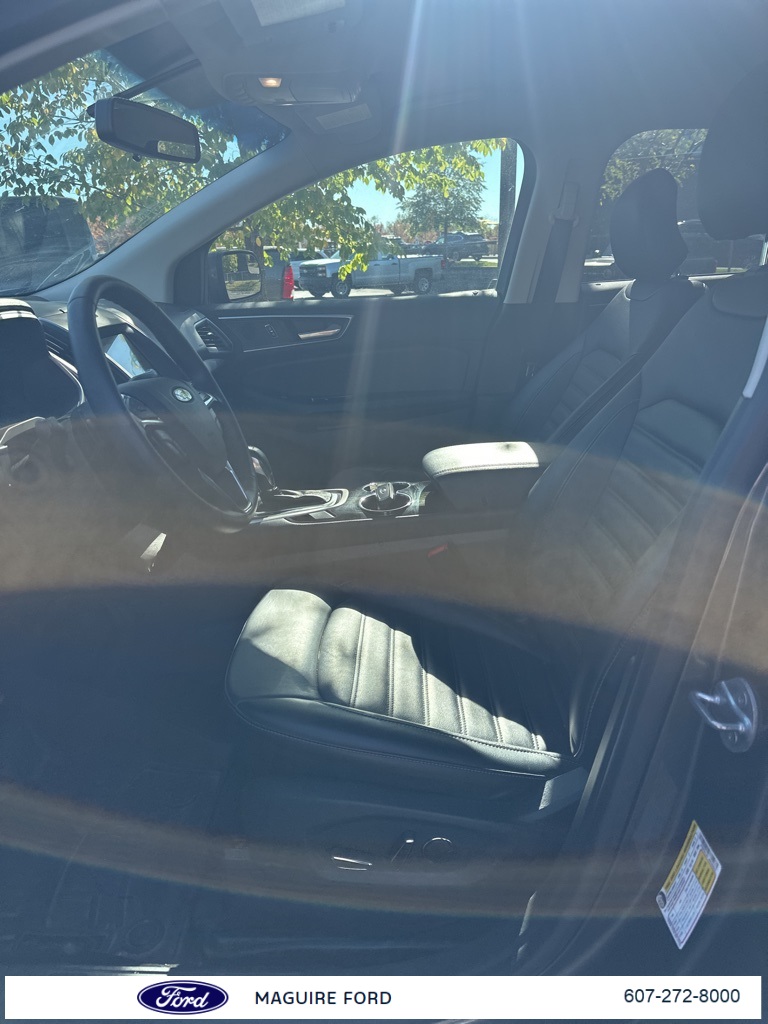 2018 Ford Edge SEL photo 9