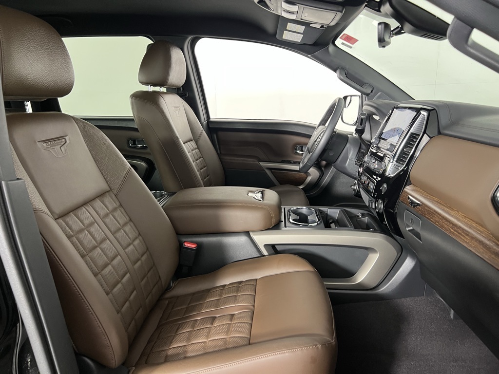 2023 Nissan Titan Platinum Reserve photo 29