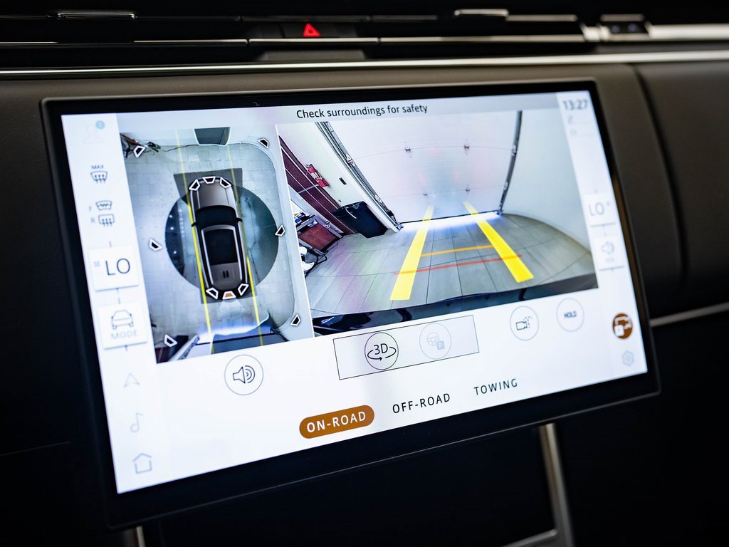 2025 Land Rover Range Rover SE photo 30
