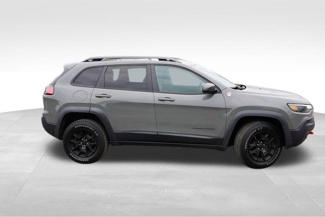Used 2019 Jeep Cherokee Trailhawk with VIN 1C4PJMBX4KD364253 for sale in Lakeville, MN