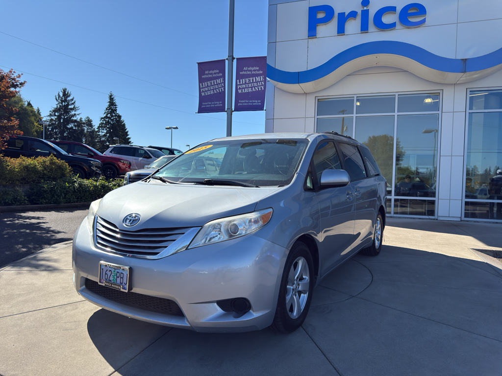 2015 Toyota Sienna LE